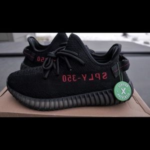 Yeezy Boost 350 v2 “Bred”
